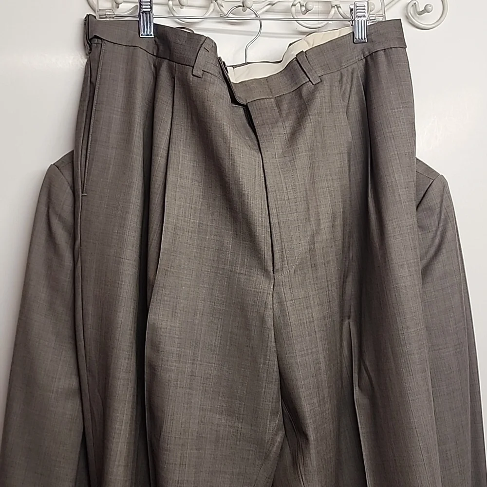 Oscar de la Renta Vintage Men's 100% Wool Suit in Grayish Taupe Sz 44L W38 WOW!
